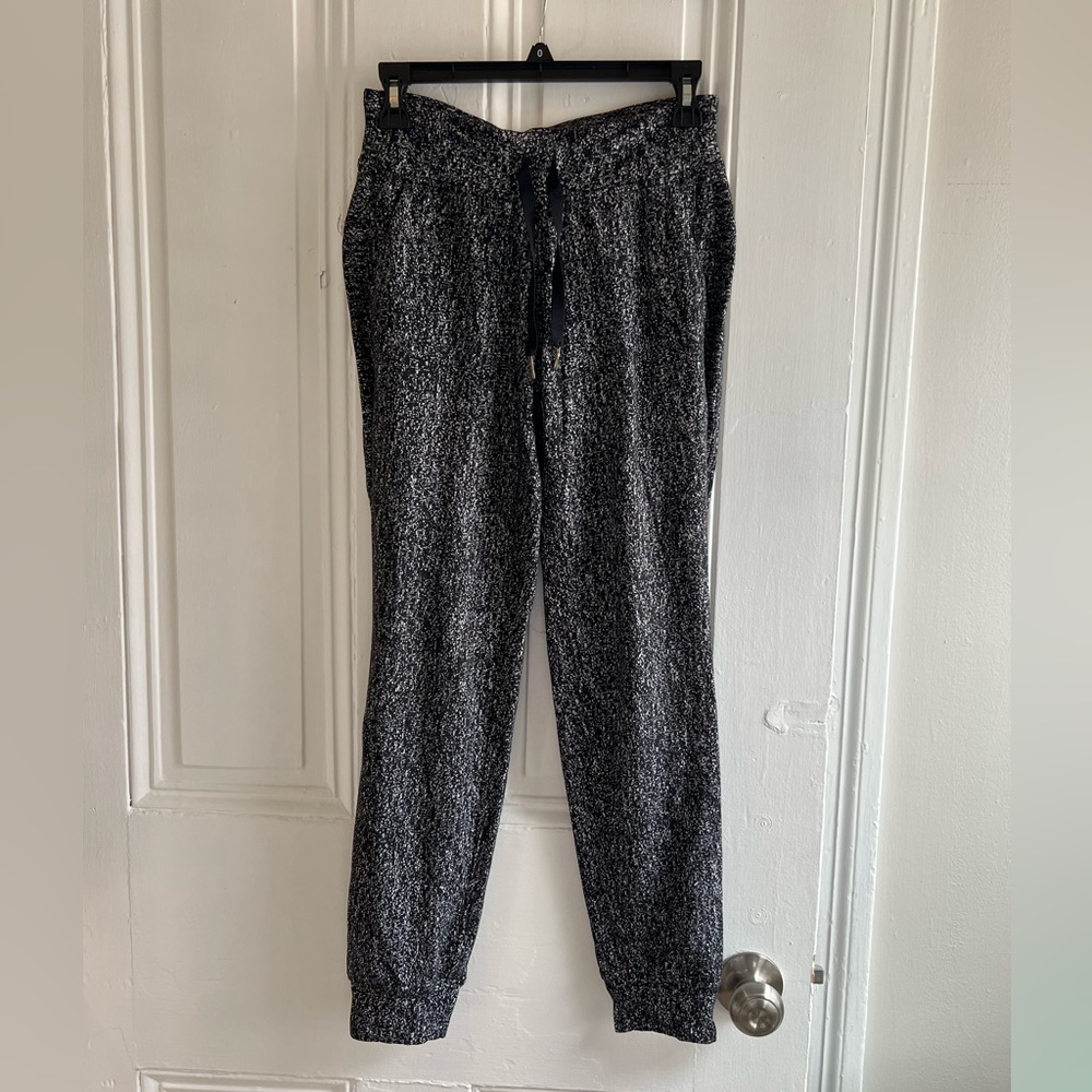 Lululemon Like New Ready to Rulu Pant in Jacquard Black White Size 4 - Picture 2 of 11